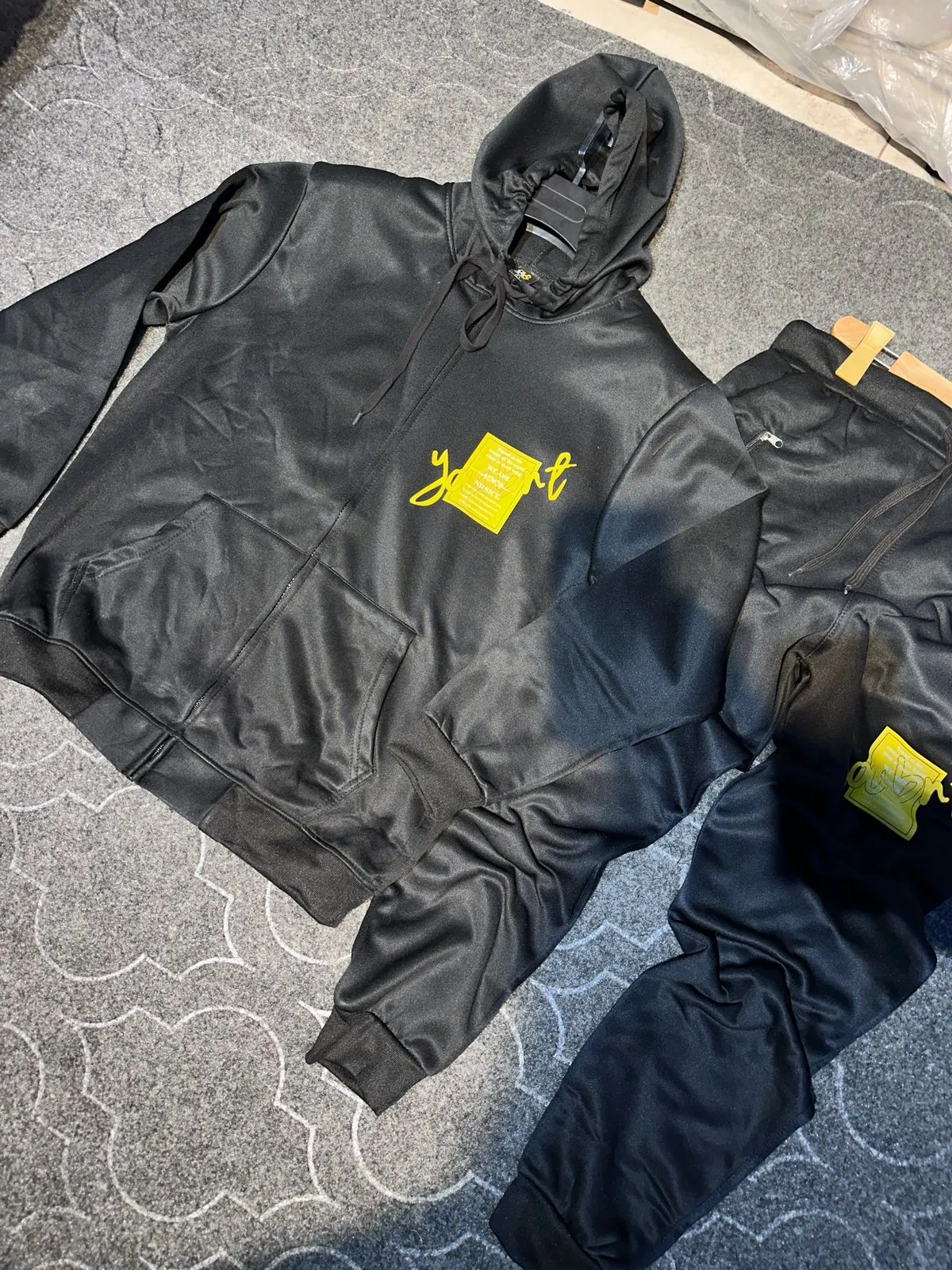 Premium Gym Wear Tracksuit – Comfort & Performance Combined!