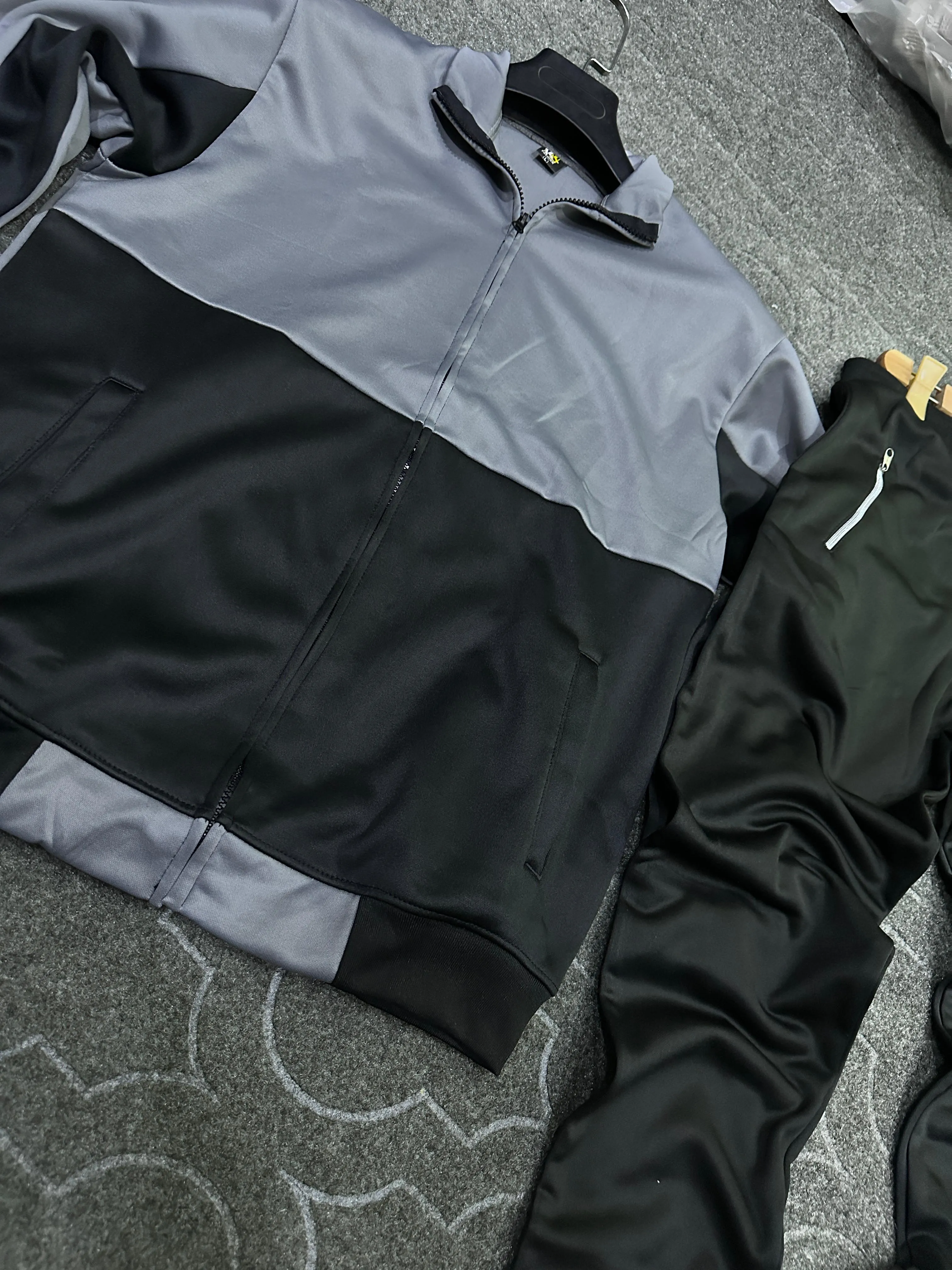 Premium Gym Wear Tracksuit – Comfort & Performance Combined!