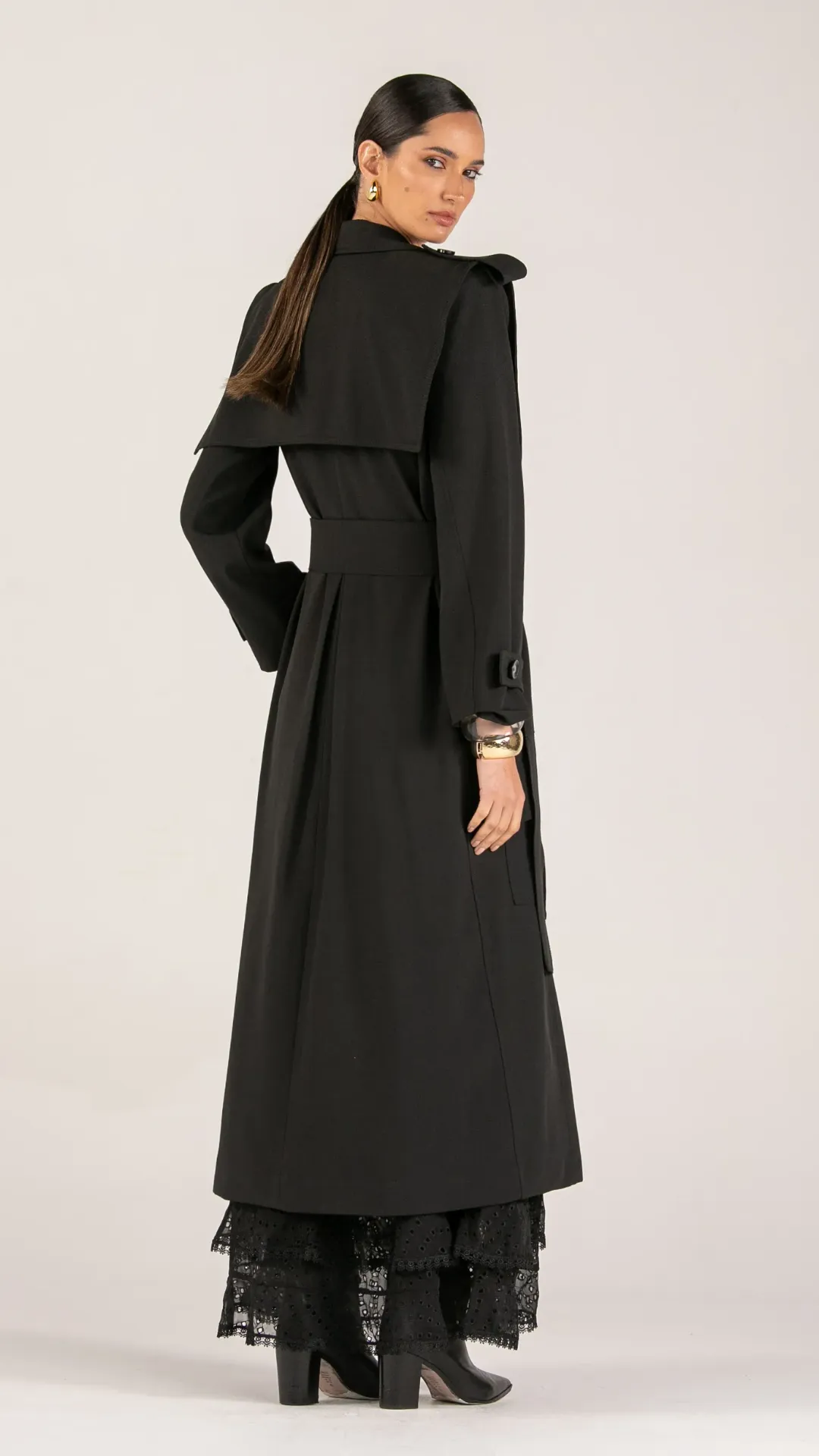 Trench Coat Longo com Sobreposio Preto